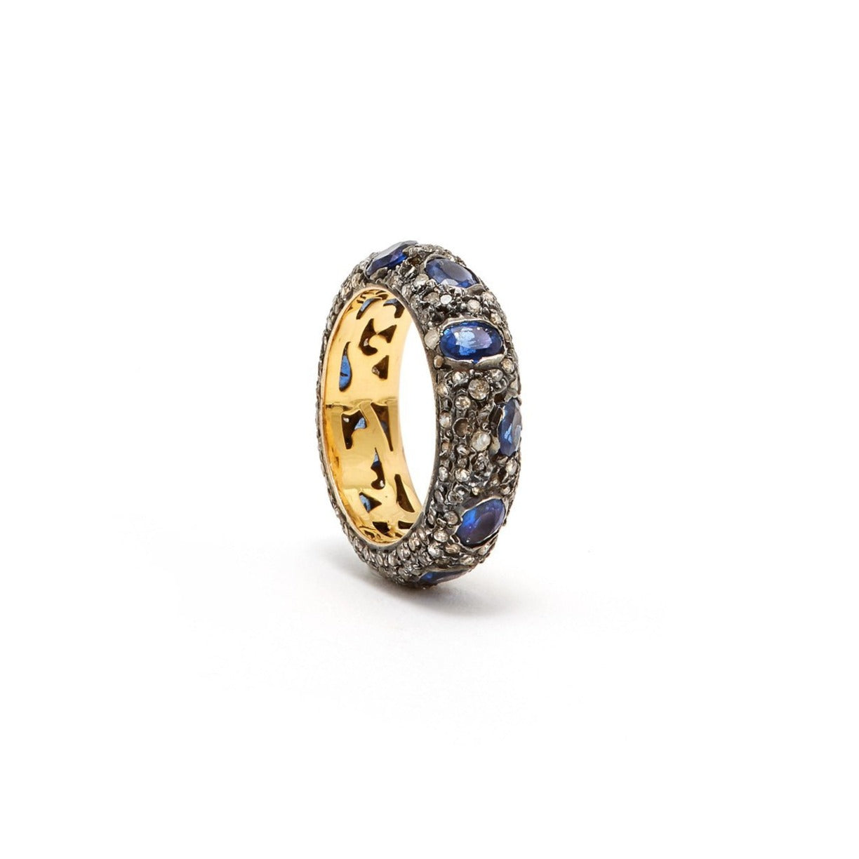 Pinky Parve Sapphire Ring