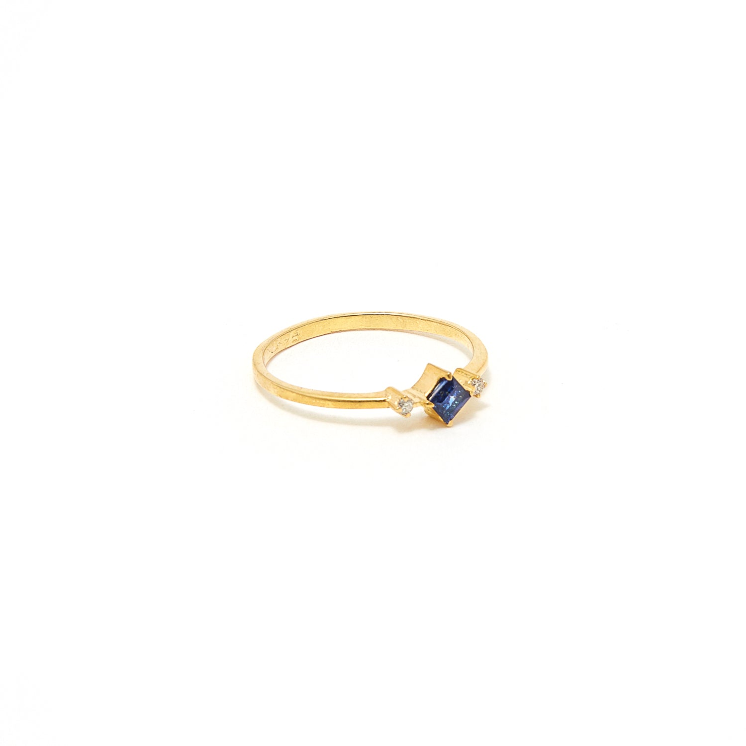 Petit Jai Sapphire Diamond One Ring