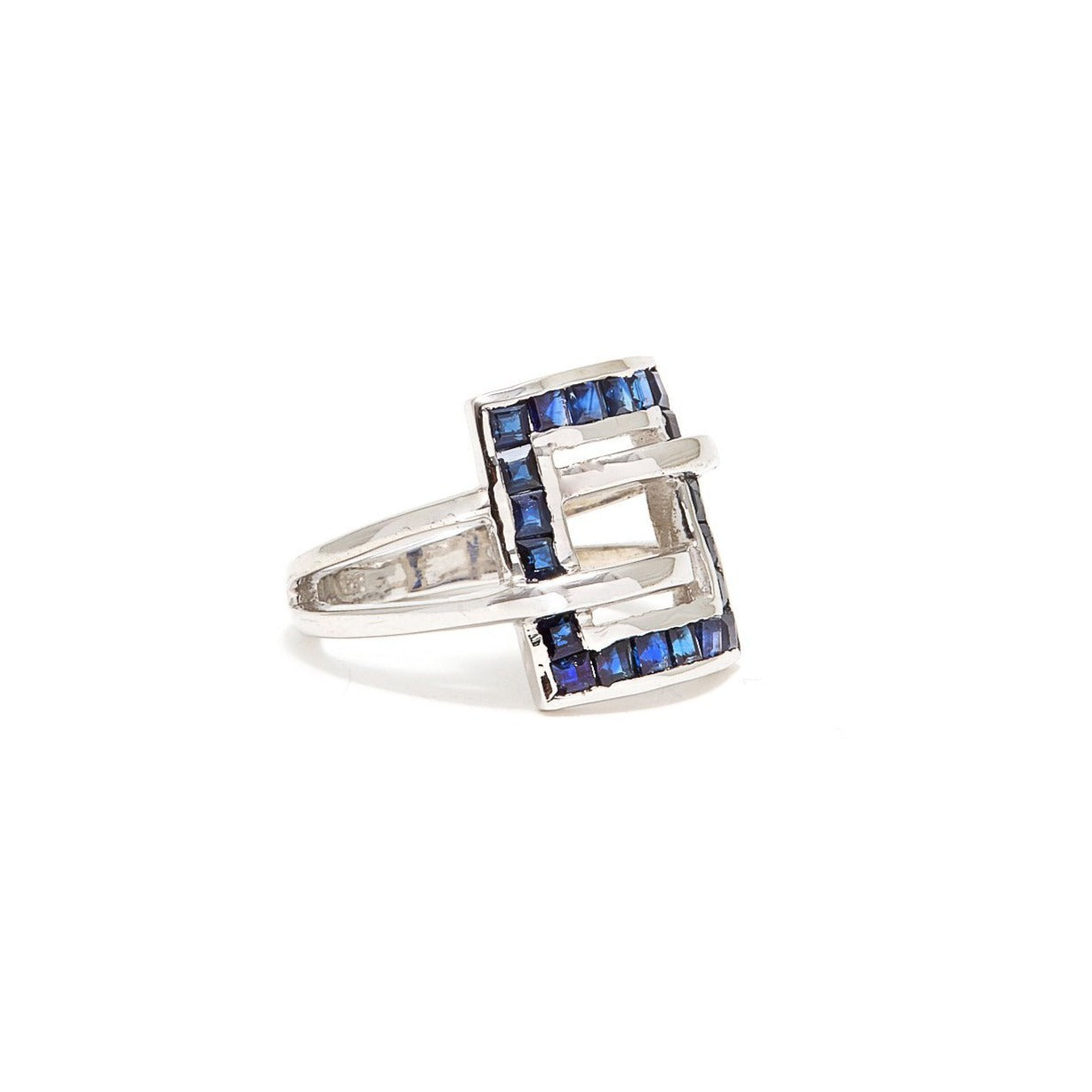 Gunnu Sapphire Signet Ring